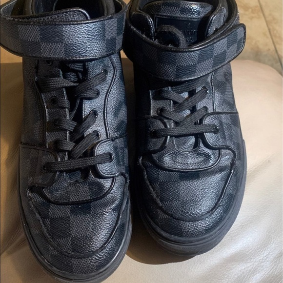 Men authentic Louis Vuitton shoe - Picture 5 of 7